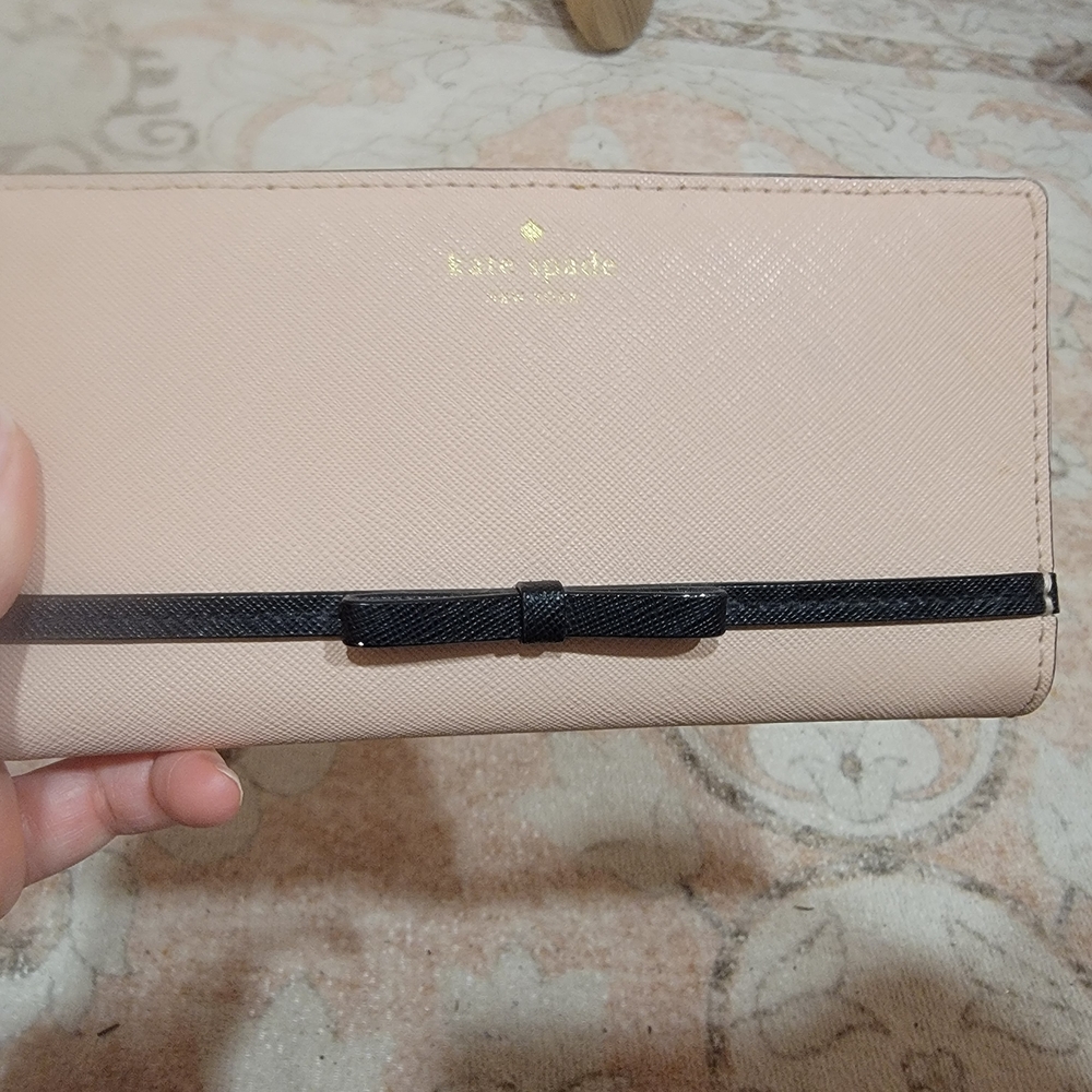 Kate Spade Beige and Black Women's Wallet